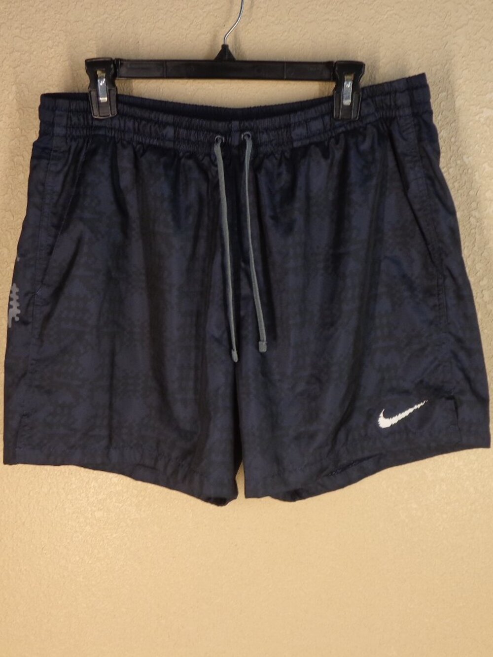 Nike "The Aura of Air" Navy Blue Men's Swim Trunks sz XL Mint condition